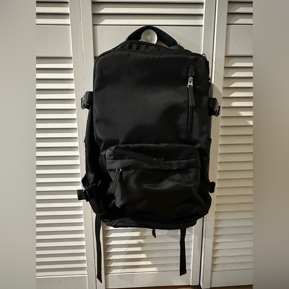 Black Carry-On backpack - Picture 5 of 8